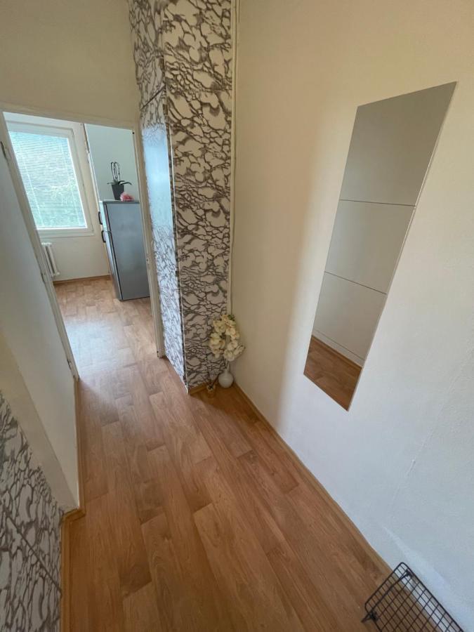 Klidny Byt Na Okraji Trutnova Apartment Bagian luar foto